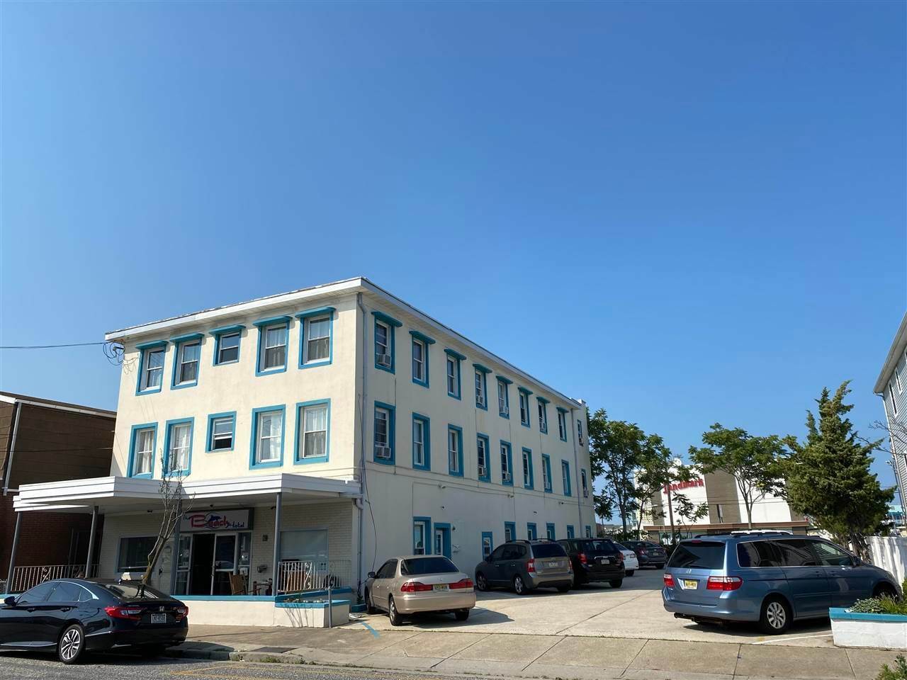 Commercial for Sale at 231 E Lincoln Avenue Wildwood, New Jersey 08260 United States