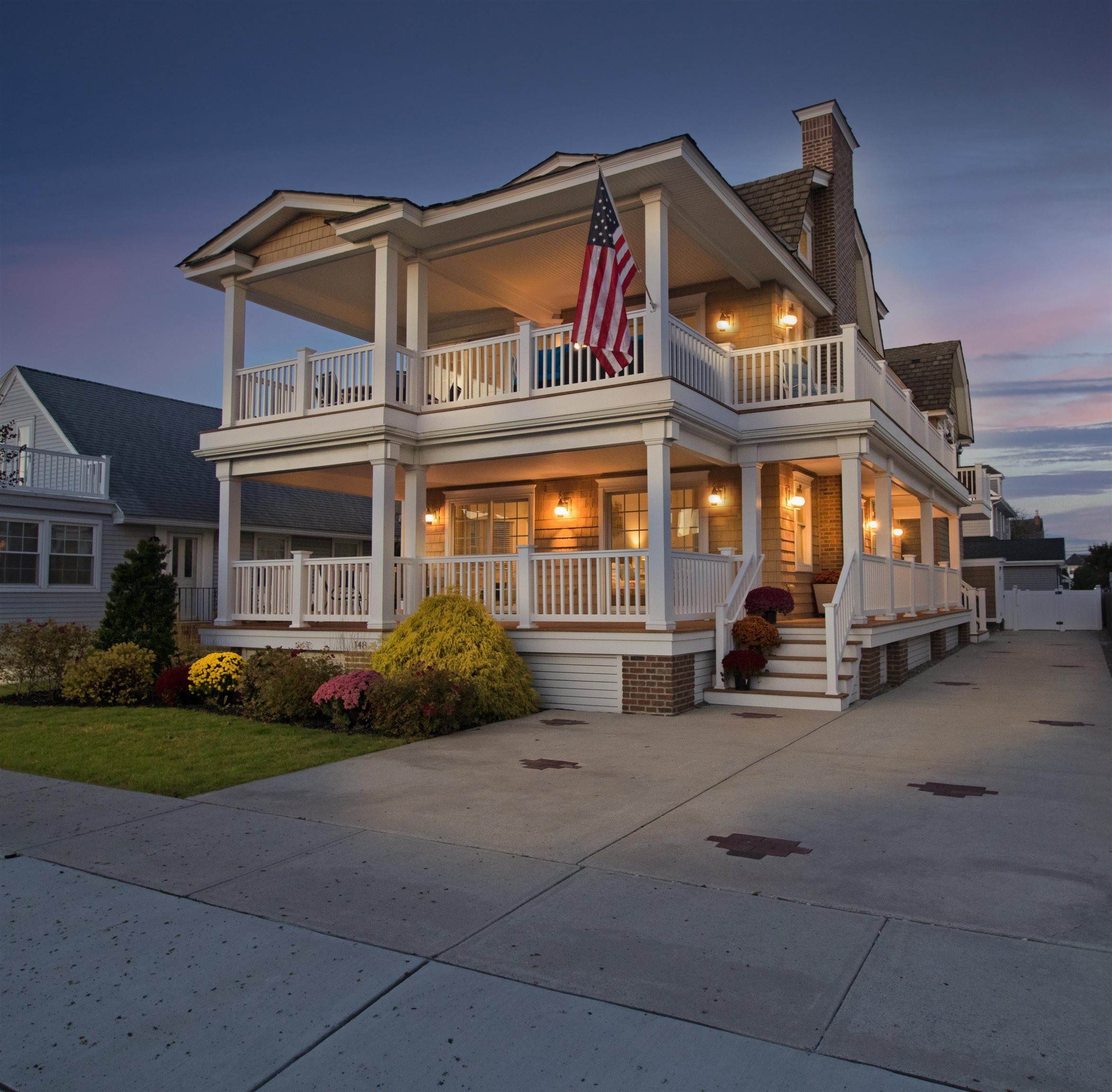 Single Family Homes pour l Vente à 148 95th Street Stone Harbor, New Jersey 08247 États-Unis