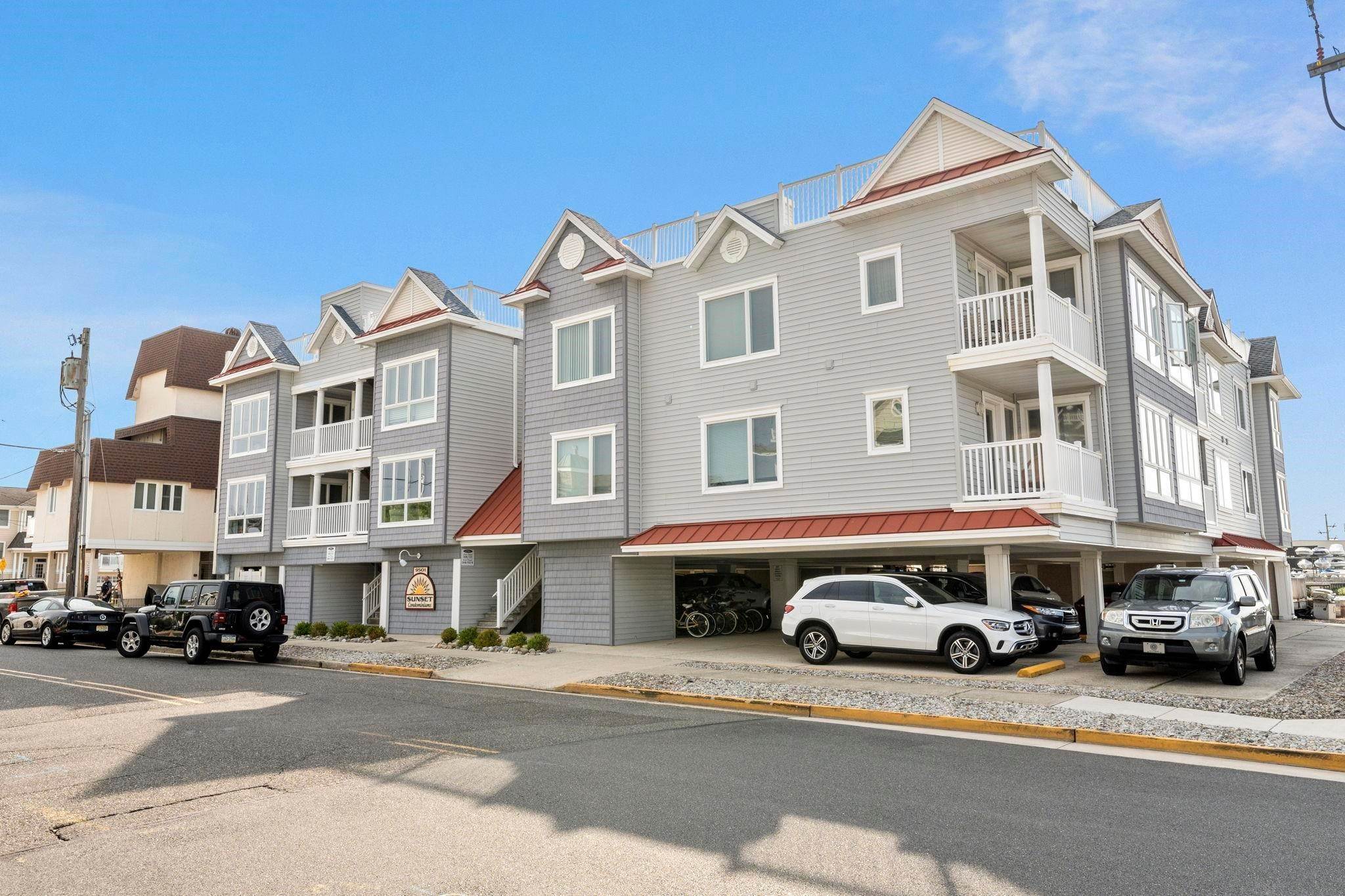 3. Condominiums pour l Vente à 9501 Sunset Drive Stone Harbor, New Jersey 08247 États-Unis