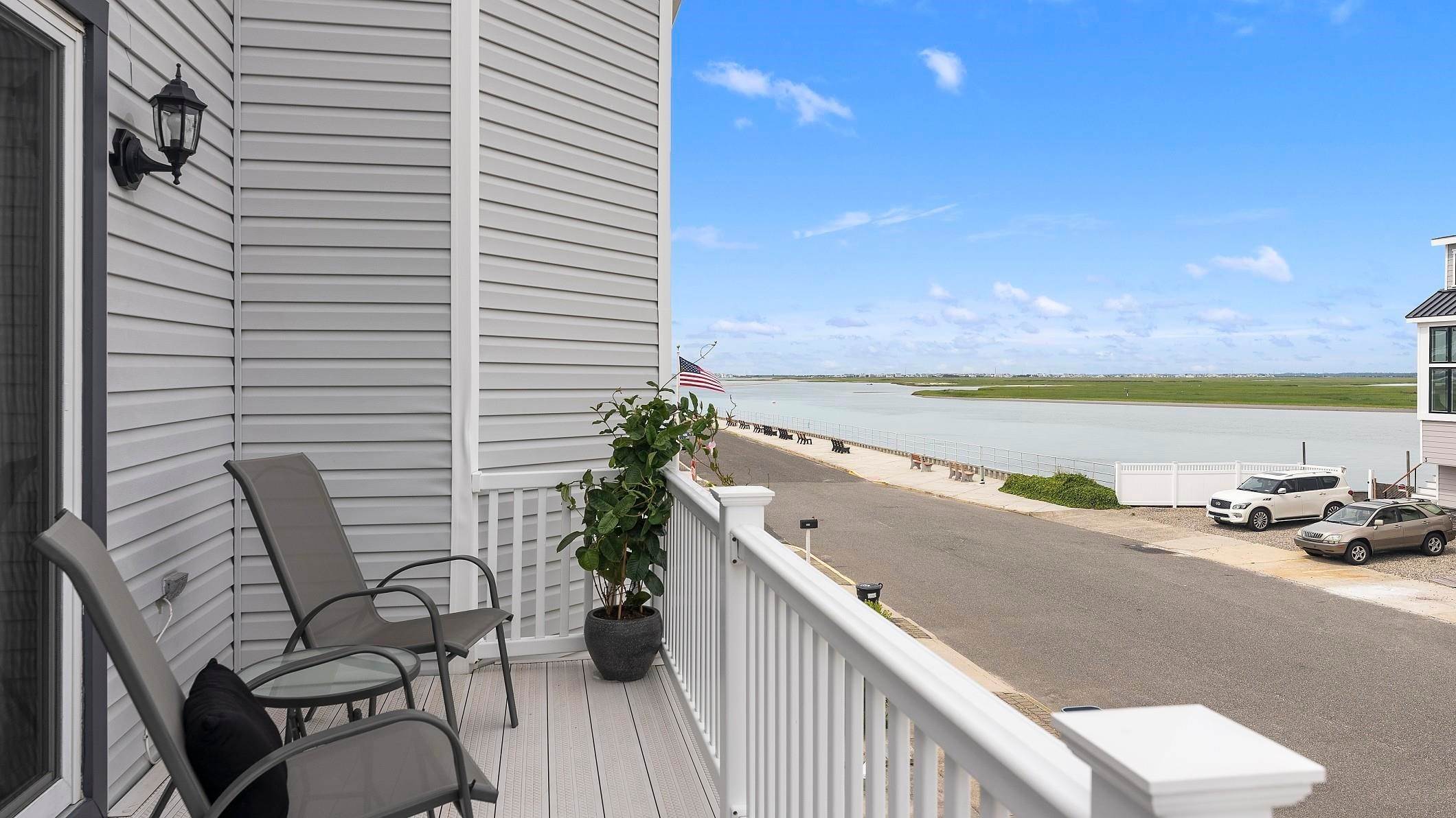 4. Condominiums for Sale at 7809 Roberts Avenue Sea Isle City, New Jersey 08243 United States