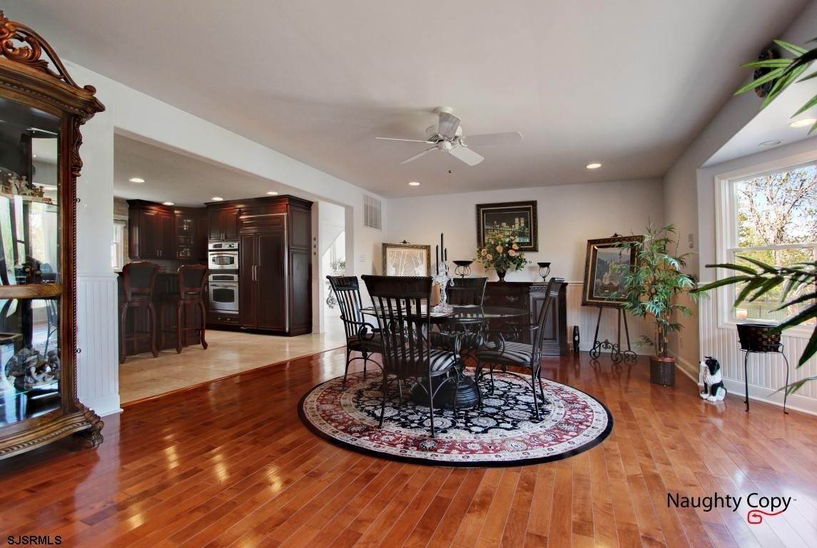 11. Single Family Homes for Sale at 4 Princeton Lane Linwood, New Jersey 08221 United States