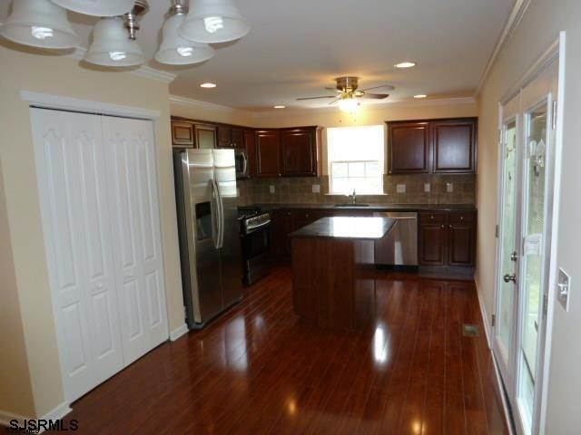 6. Single Family Homes for Sale at QUINCE AVENUE Galloway Township, New Jersey 08205 United States