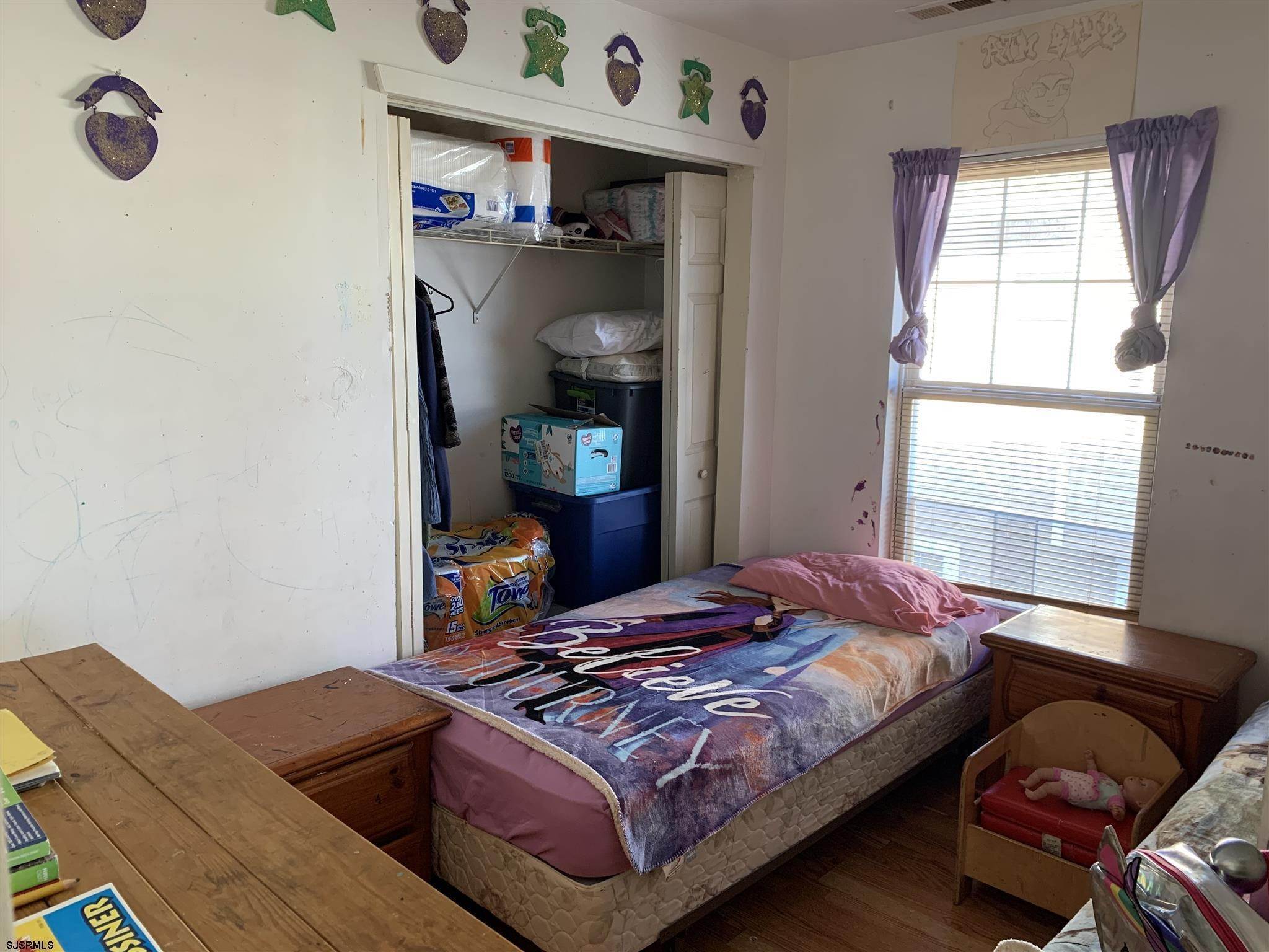 9. Single Family Homes for Sale at 321 N North Carolina Avenue Atlantic City, New Jersey 08401 United States