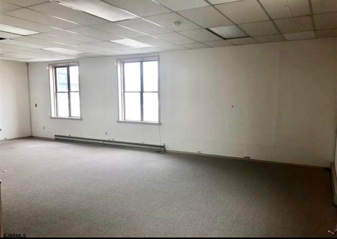 9. Commercial for Sale at 14 S Tennessee Avenue Atlantic City, New Jersey 08232 United States