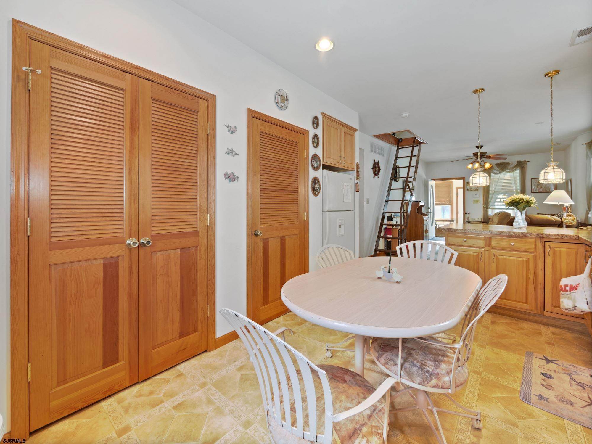 13. Single Family Homes for Sale at 37 W 14th Street Ocean City, New Jersey 08226 United States