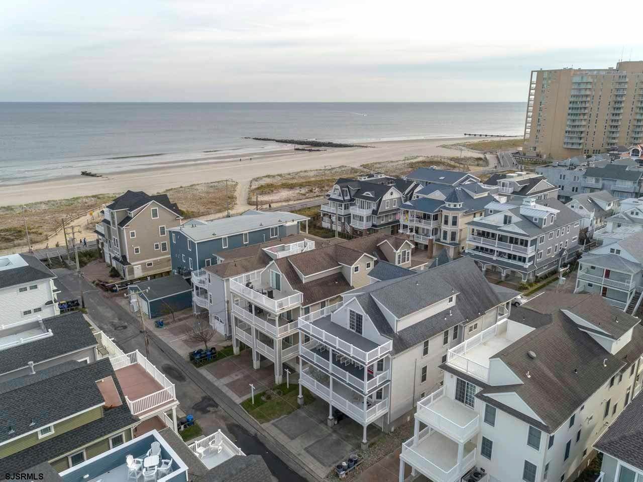 7. Condominiums for Sale at 811 Park Place Ocean City, New Jersey 08226 United States