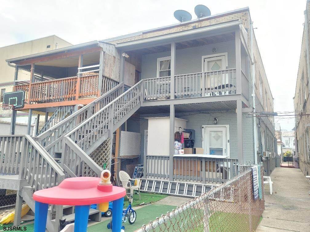 19. Multi-Family Homes for Sale at 29 N Dover Avenue Atlantic City, New Jersey 08401 United States