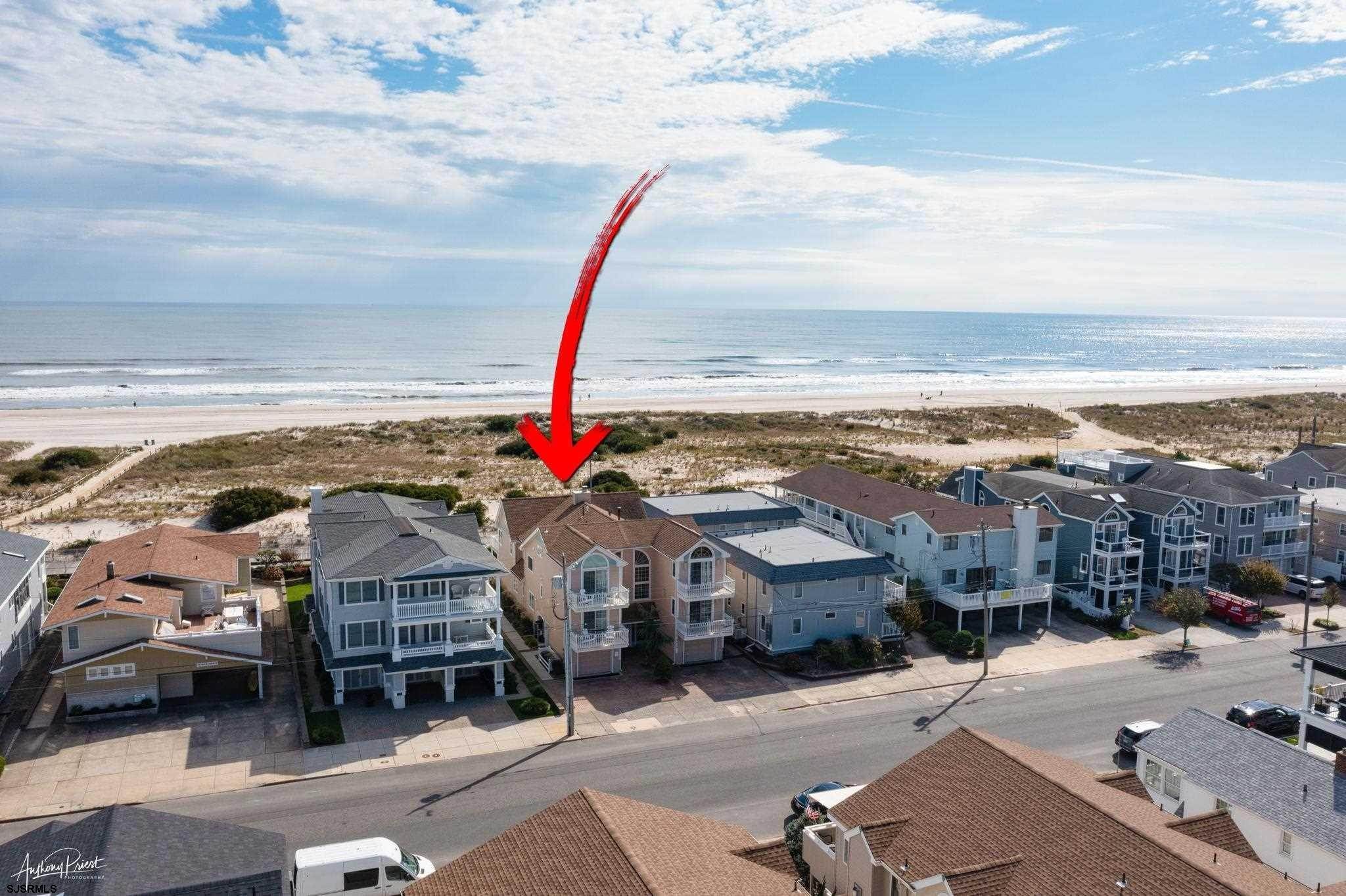 3. Condominiums for Sale at 2213 Wesley Avenue Ocean City, New Jersey 08226 United States