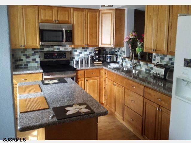 2. Single Family Homes for Sale at 4949 Cardigan Hamilton Township, New Jersey 08330 United States