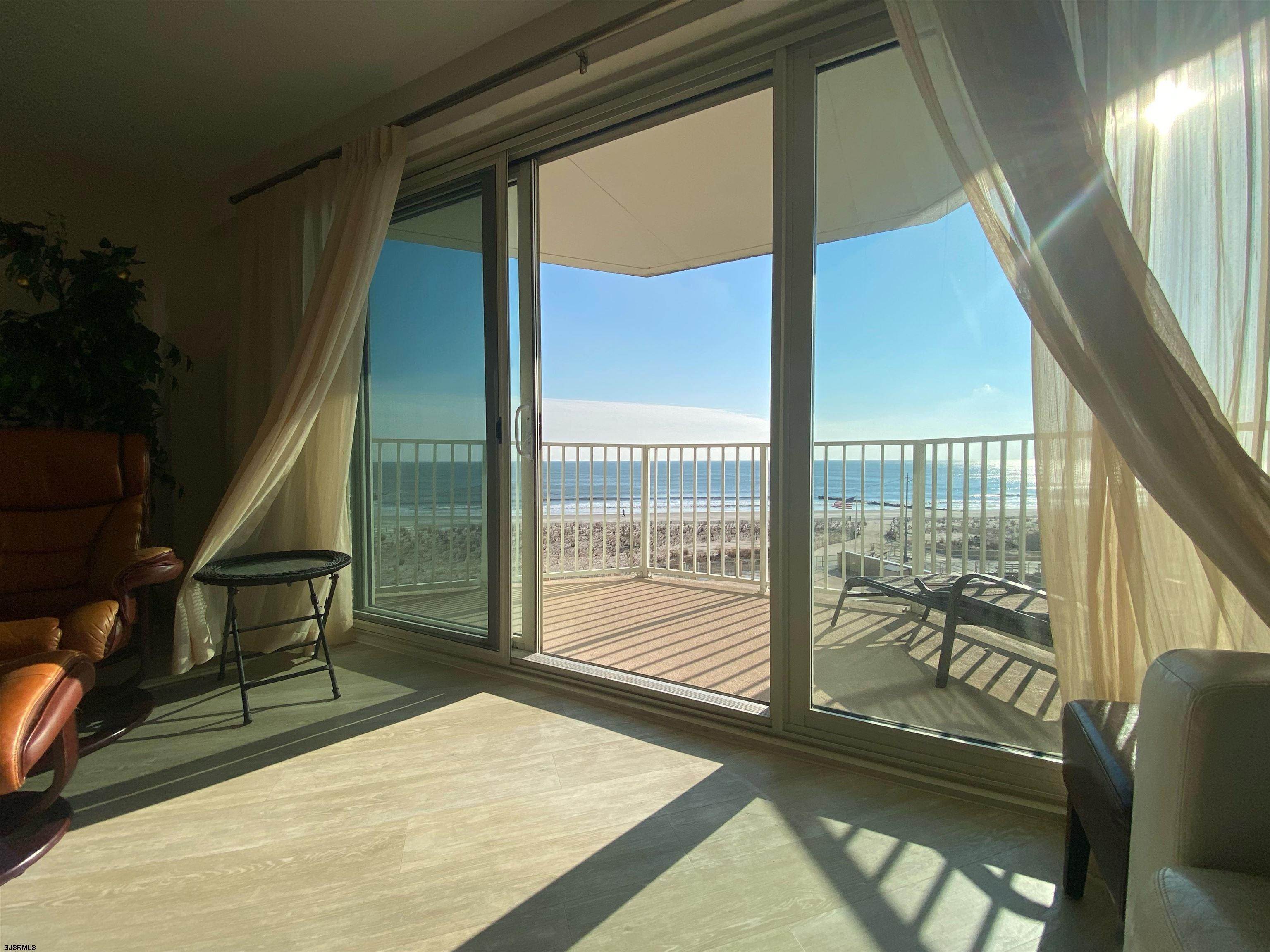 19. Condominiums for Sale at 921 Park Place Ocean City, New Jersey 08226 United States