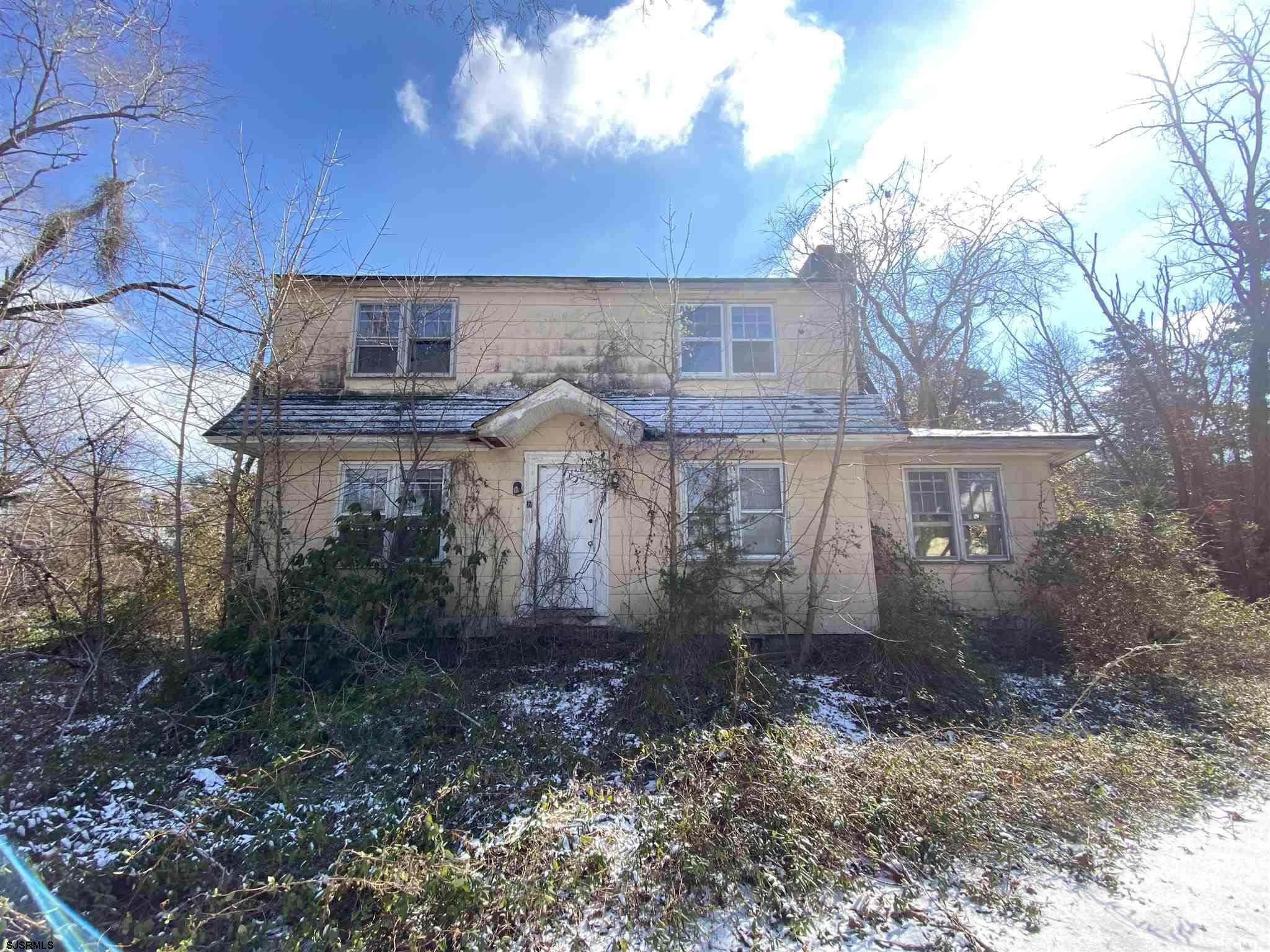 Single Family Homes pour l Vente à 733 Route 9 Upper Township, New Jersey 08223 États-Unis