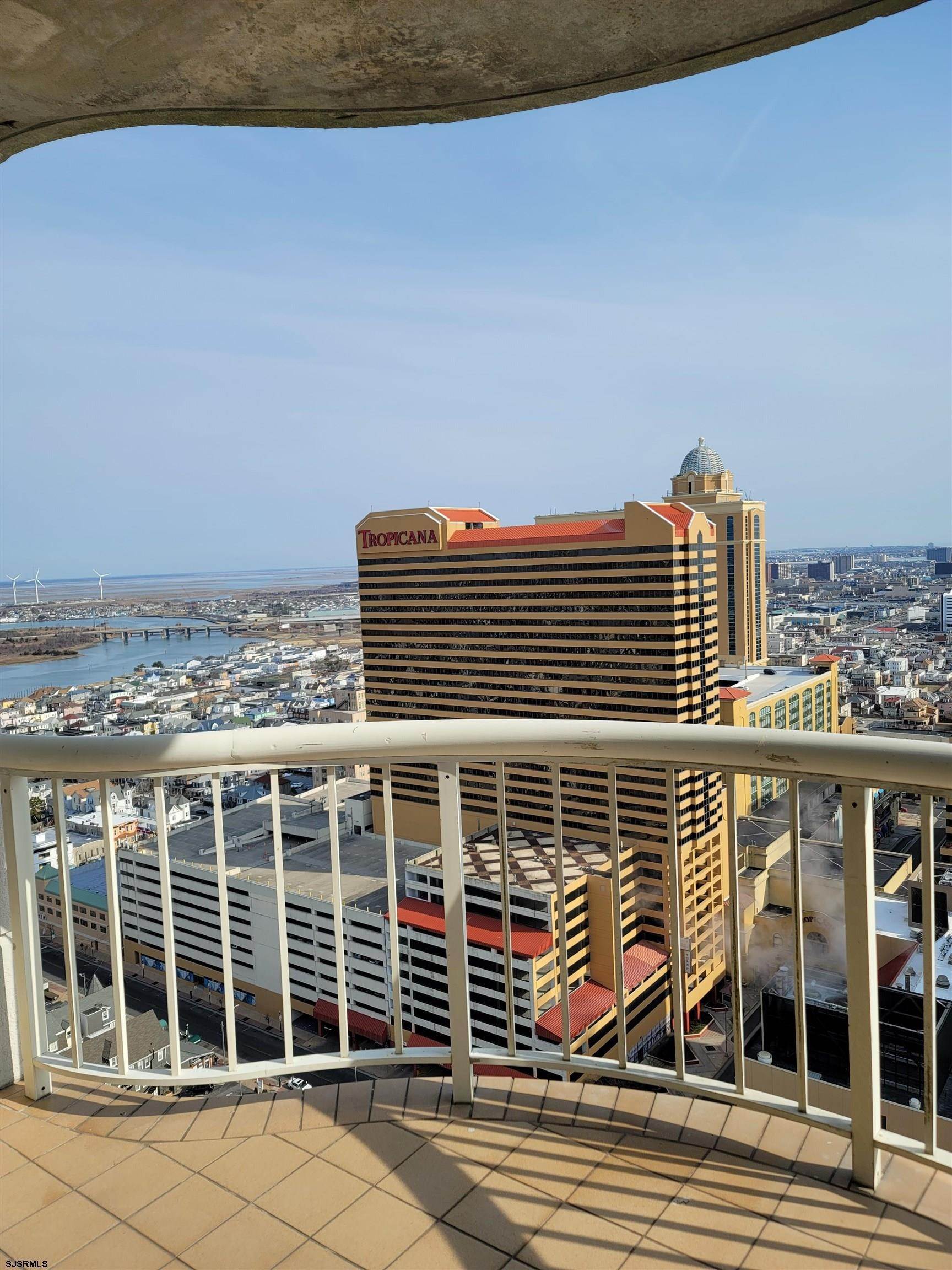 16. Condominiums for Sale at 3101 Boardwalk #3203A-1 Atlantic City, New Jersey 08401 United States