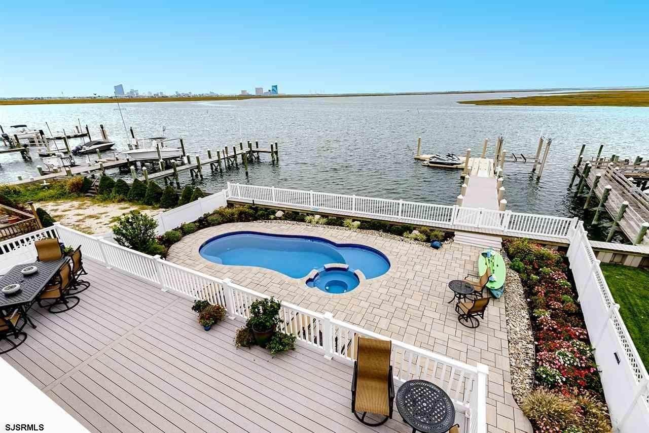 4. Single Family Homes for Sale at 818 West Shore Drive Brigantine, New Jersey 08203 United States