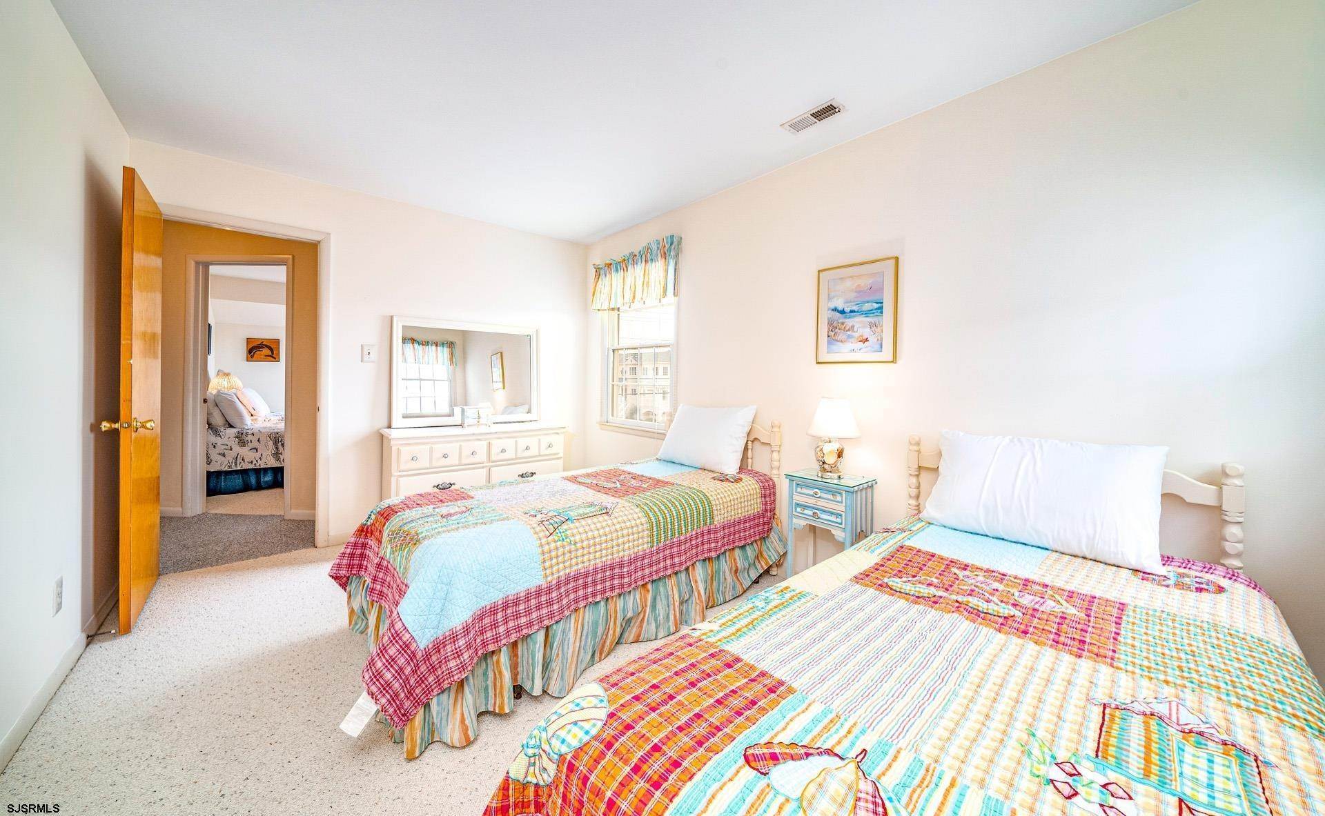 17. Condominiums for Sale at 5058 Asbury Avenue Ocean City, New Jersey 08226 United States