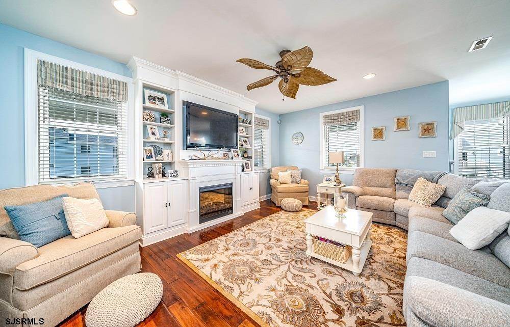 11. Single Family Homes for Sale at 1401 Simpson Avenue Ocean City, New Jersey 08226 United States