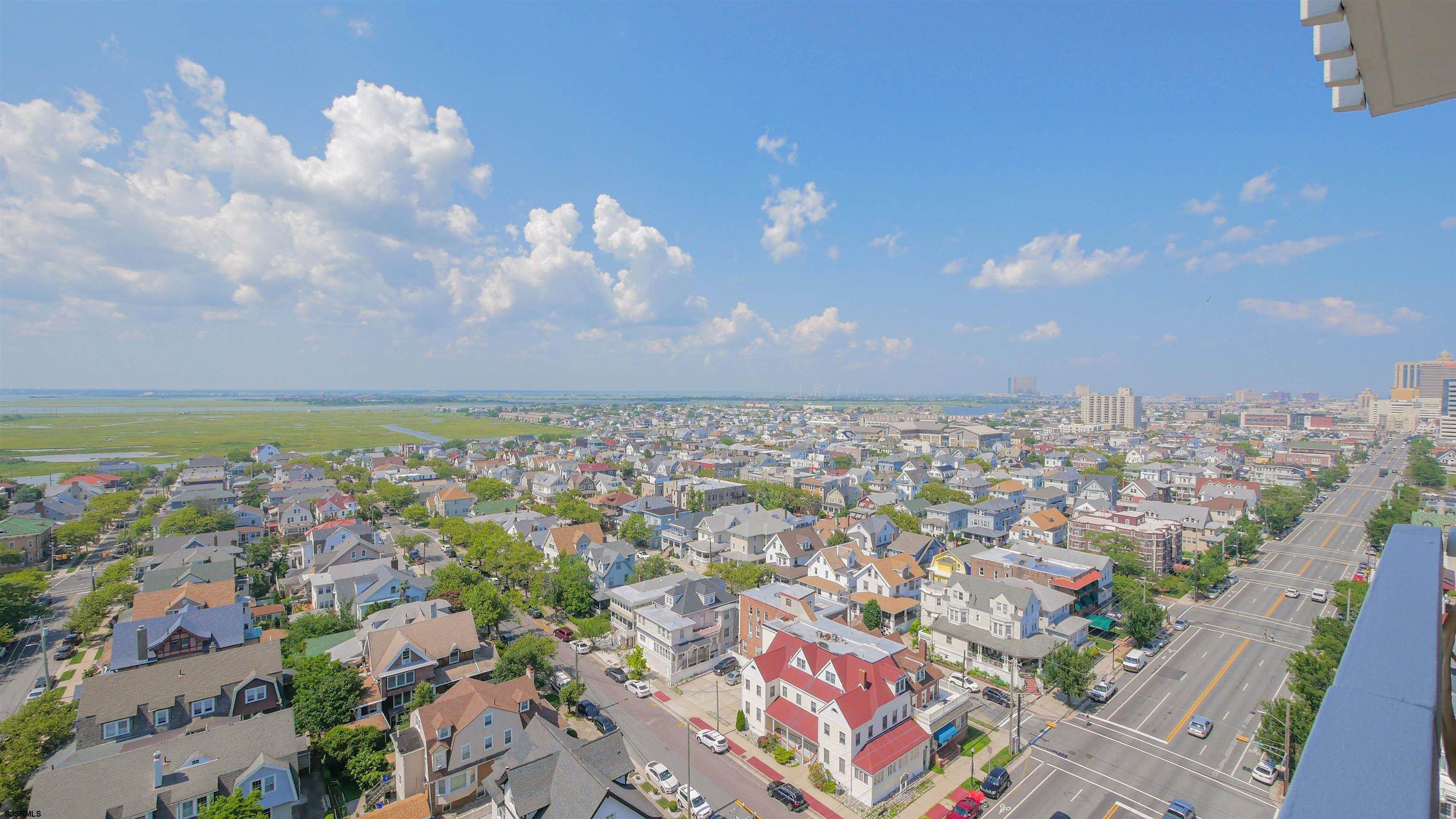 17. Condominiums for Sale at 100 S Berkley Square Atlantic City, New Jersey 08401 United States