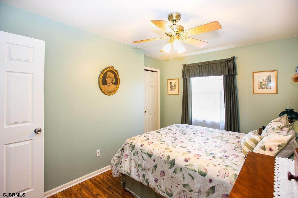 18. Single Family Homes 为 销售 在 7 N Meadow Ridge Lane Upper Township, 新泽西州 08270 美国