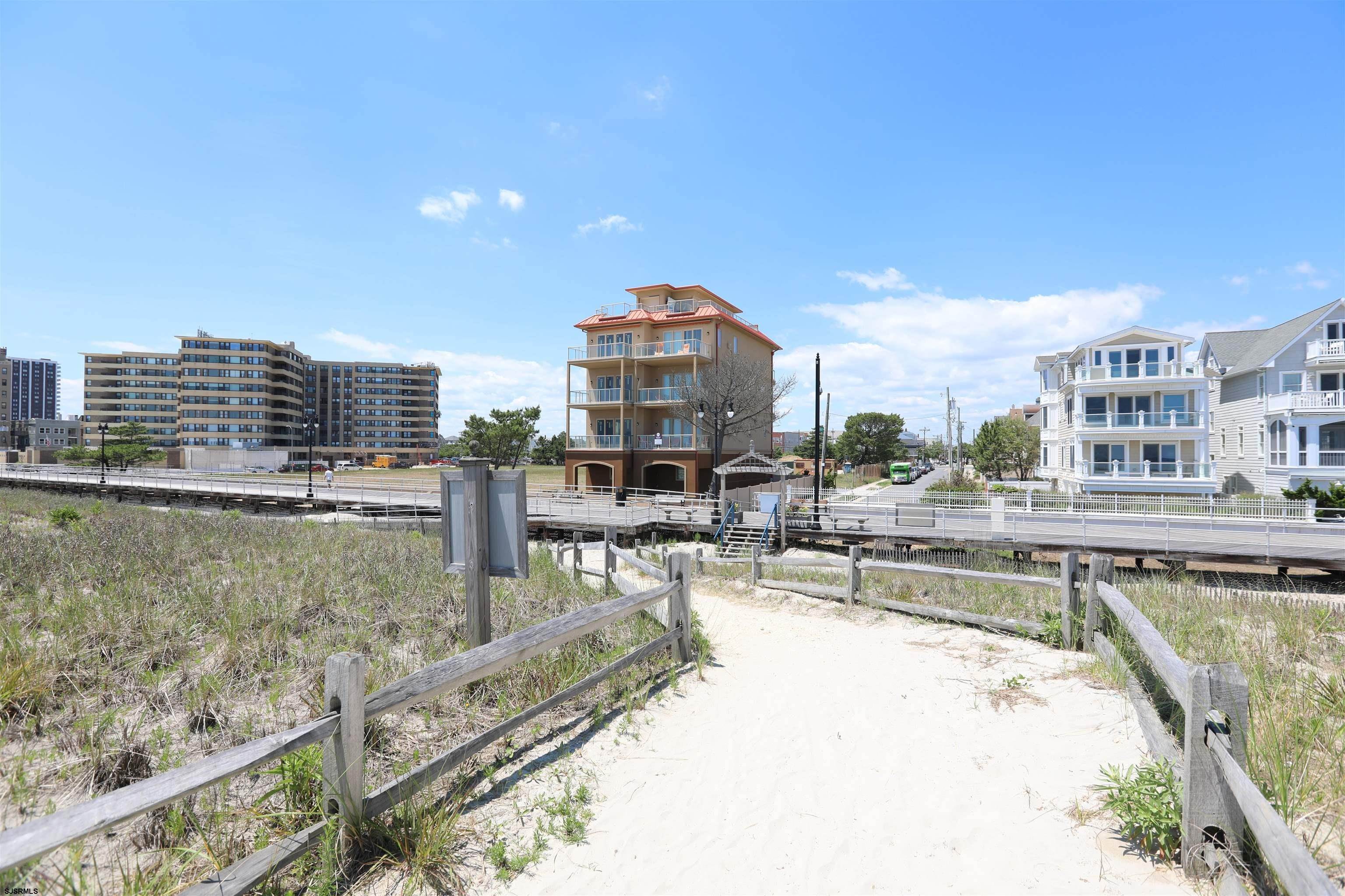 6. Condominiums pour l Vente à 4103 Boardwalk Atlantic City, New Jersey 08401 États-Unis