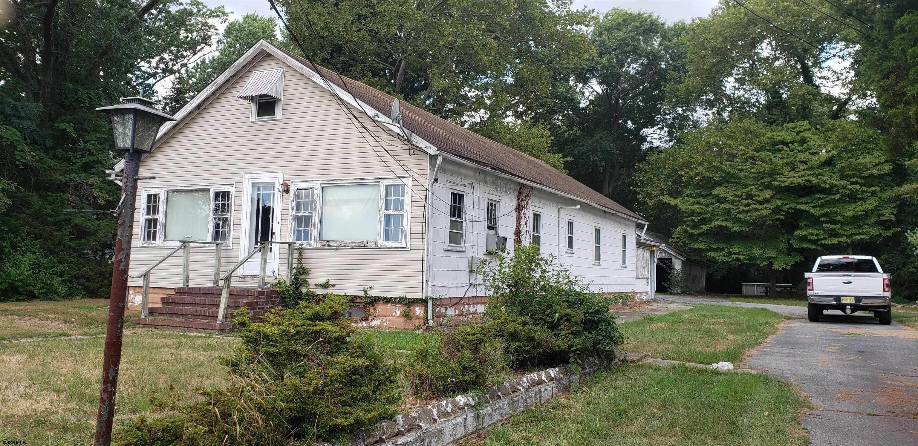Single Family Homes pour l Vente à 76 Laurel Heights Drive Upper Deerfield Township, New Jersey 08302 États-Unis