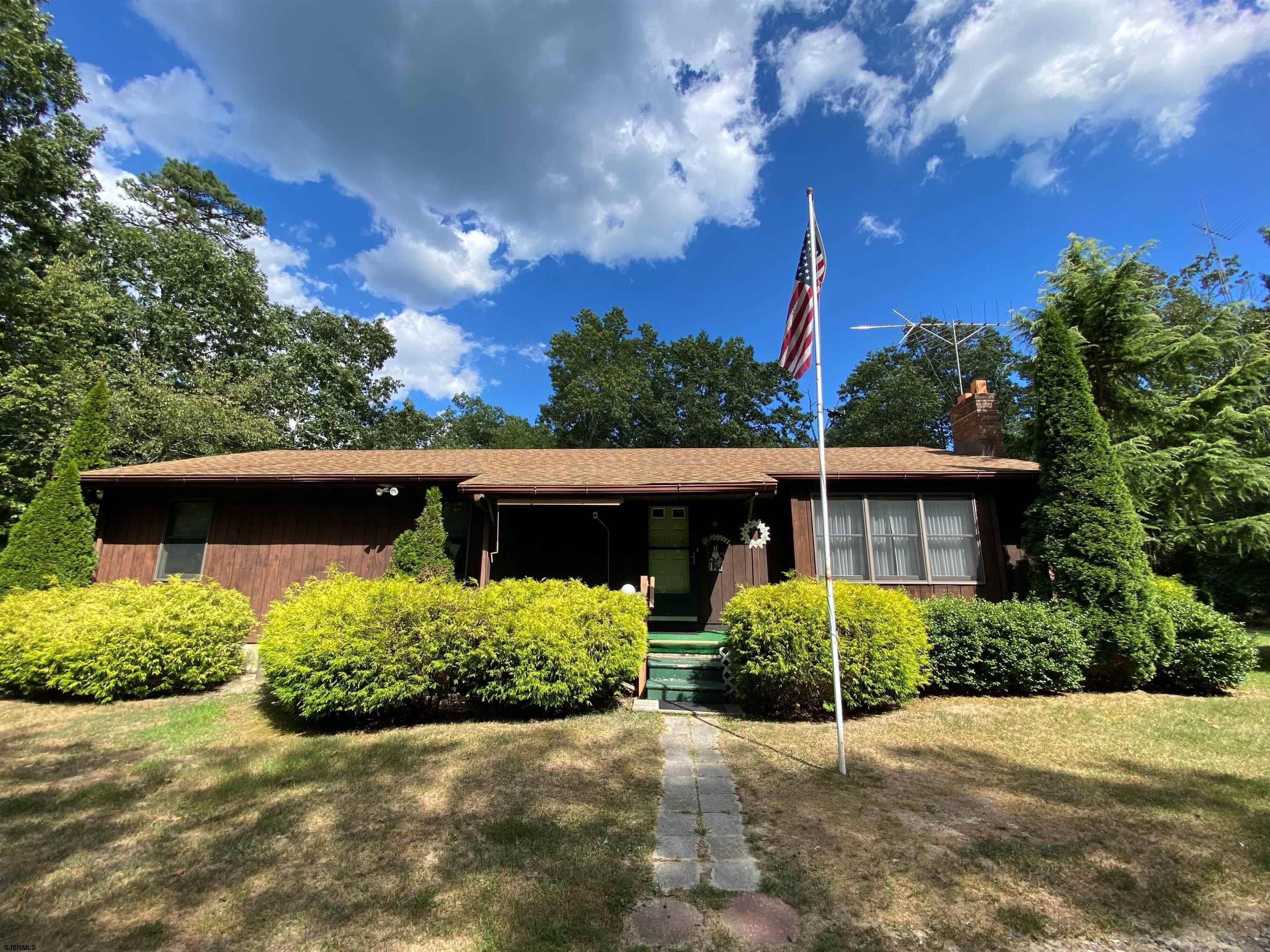 Single Family Homes для того Продажа на 109 Cape May Avenue Estell Manor, Нью-Джерси 08319 Соединенные Штаты