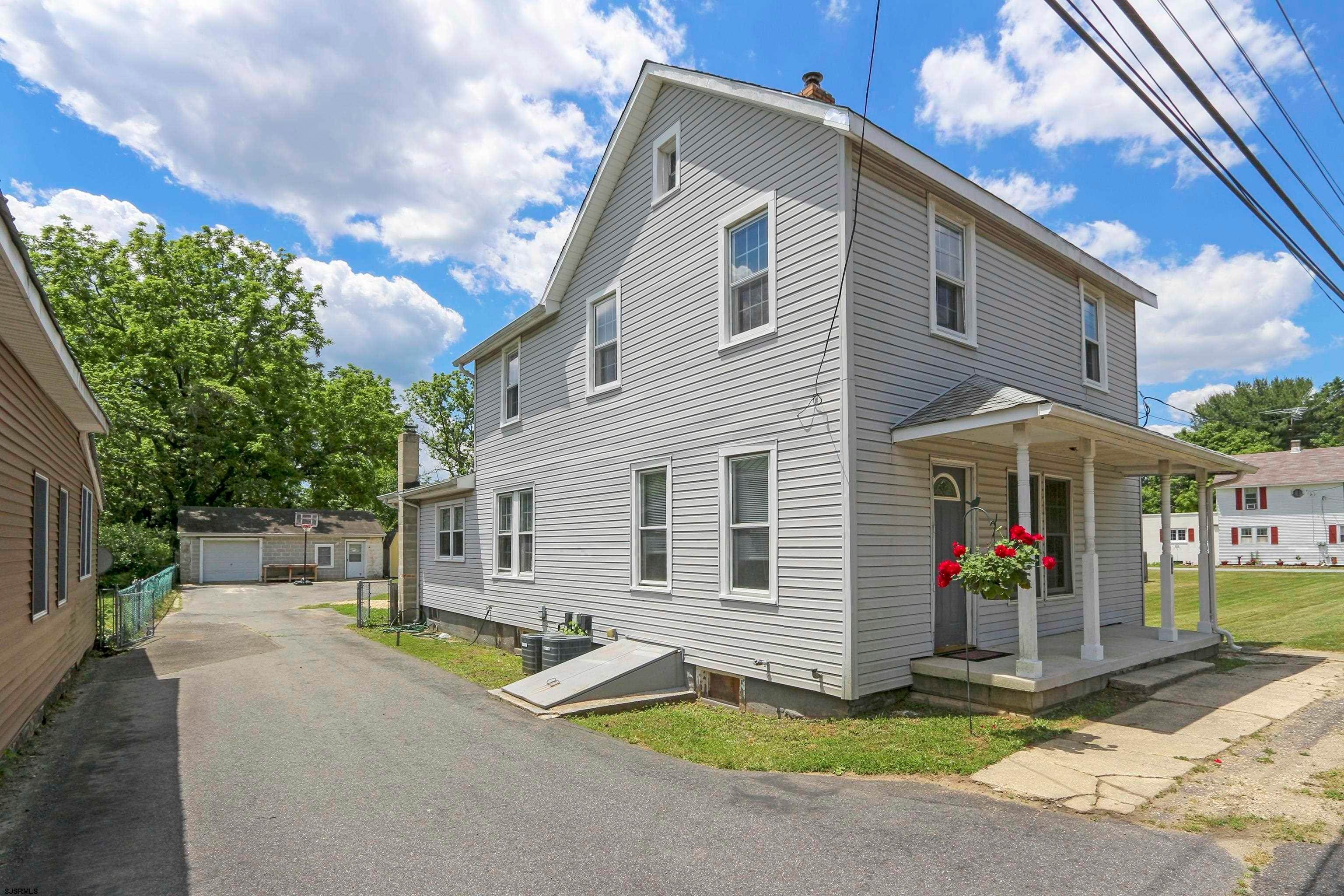 Single Family Homes 为 销售 在 44 Tuckahoe Rd Road Dorothy, 新泽西州 08317 美国