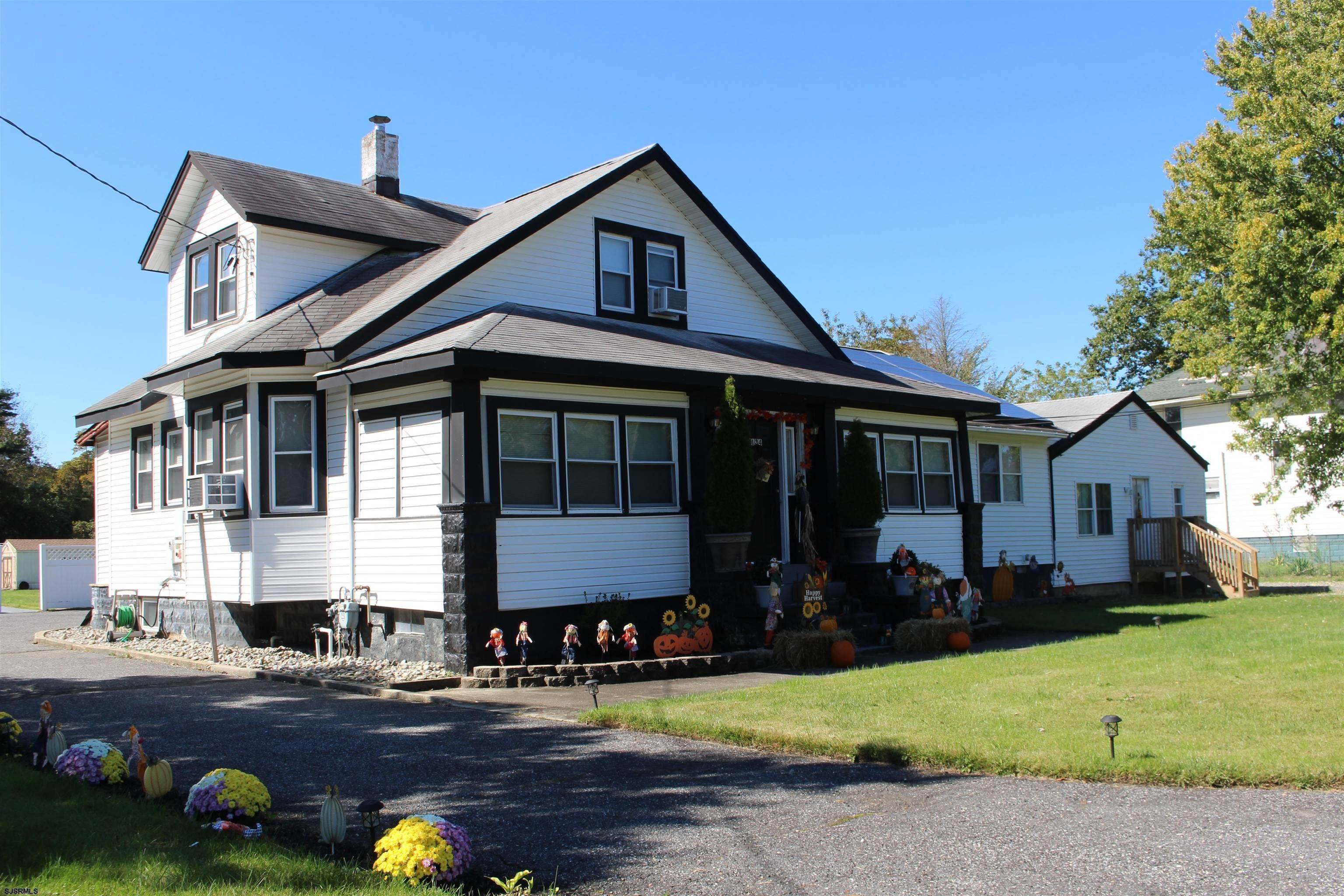 Single Family Homes для того Продажа на 1134 W White Horse Pike Egg Harbor City, Нью-Джерси 08215 Соединенные Штаты