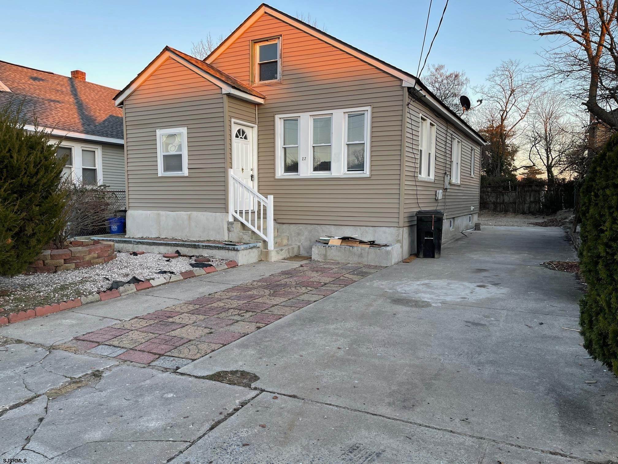 Single Family Homes для того Продажа на 22 S 4TH Street Pleasantville, Нью-Джерси 08232 Соединенные Штаты