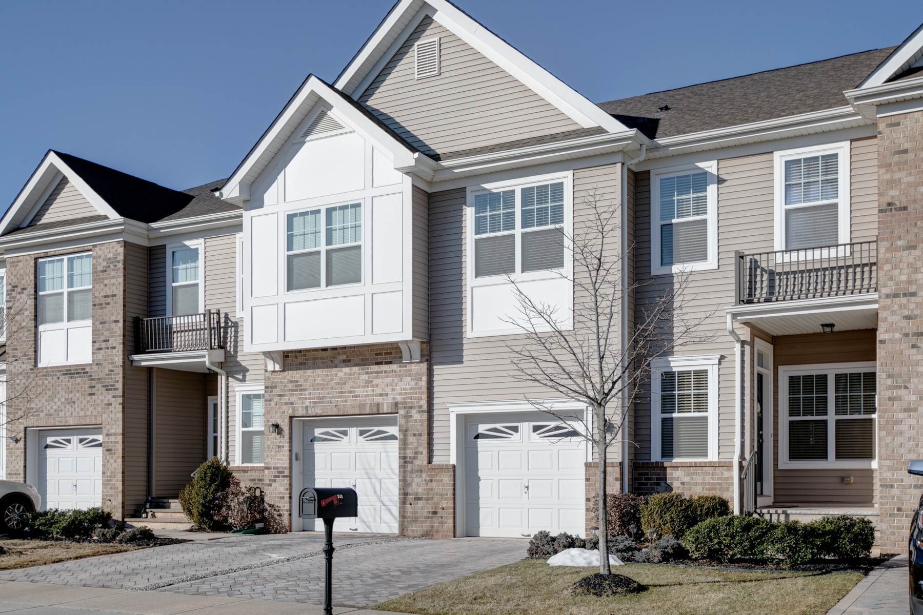 Townhouse for Sale at Beautiful Townhome in Summerfields Community 12 Shadowlawn Drive Franklin Township, New Jersey 08873 United States