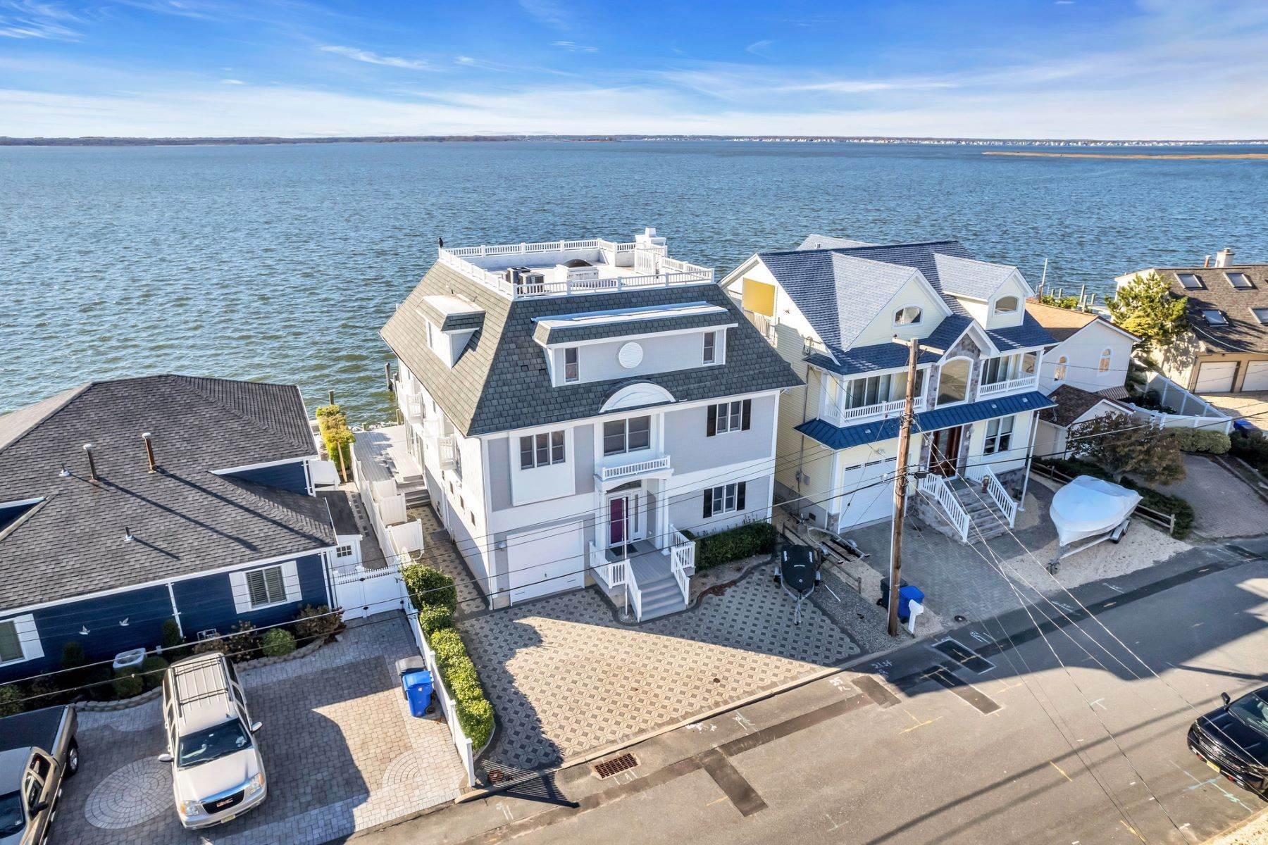 Single Family Homes 为 销售 在 Windows on the Water 273 Monterey Circle 汤姆斯河, 新泽西州 08735 美国