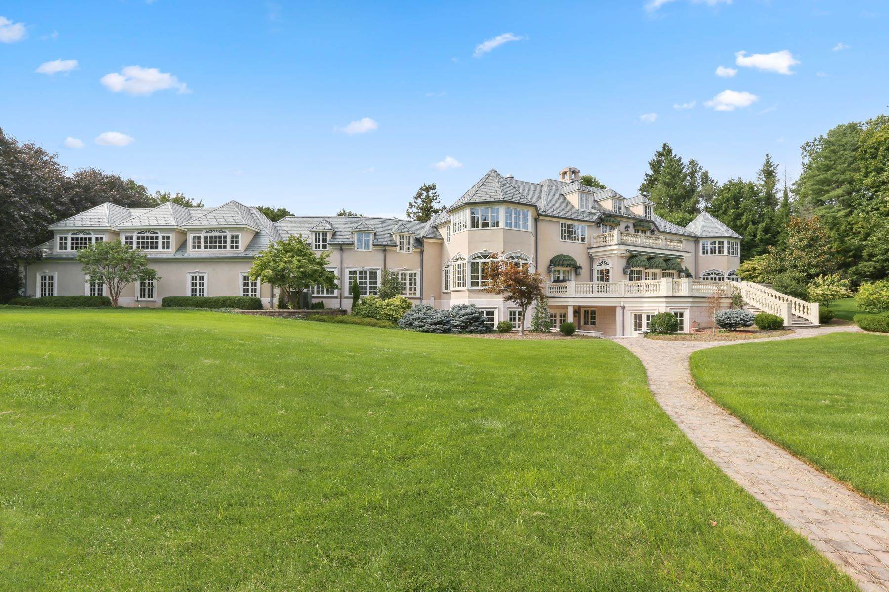 40. Single Family Homes for Sale at Palatial Chateau on Mill Pond 116 East Saddle River Rd Saddle River, New Jersey 07458 United States