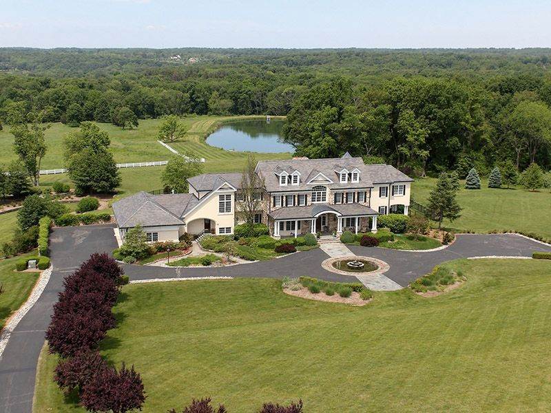 25. Single Family Homes for Sale at Offers Ideal Setting For Country Estate 131-133 Harbourton Woodsville Road Lambertville, New Jersey 08530 United States