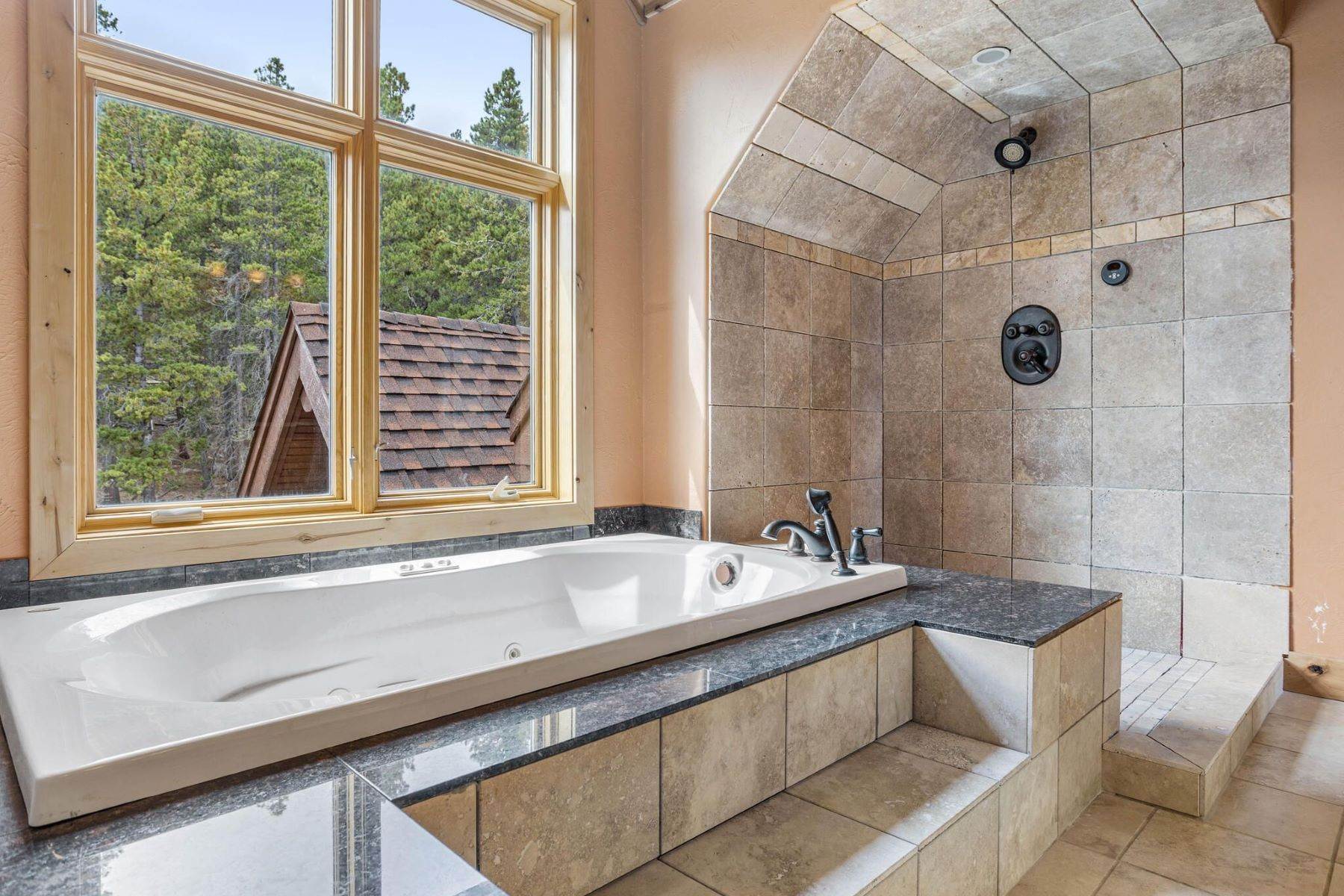 25. Single Family Homes для того Продажа на Tranquil Colorado Mountain Living at its Finest 11561 Shimley Road Golden, Колорадо 80403 Соединенные Штаты