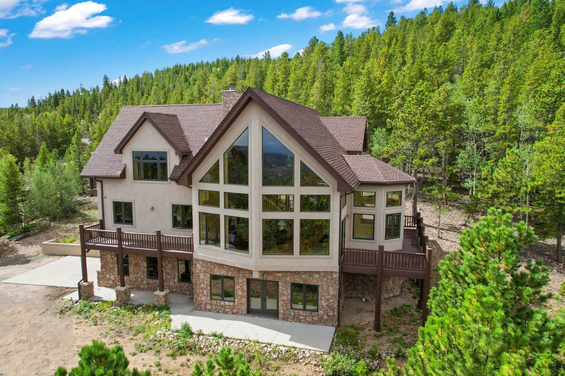 1. Single Family Homes для того Продажа на Tranquil Colorado Mountain Living at its Finest 11561 Shimley Road Golden, Колорадо 80403 Соединенные Штаты