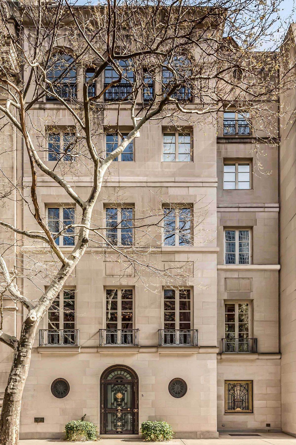 Maison accolée pour l Vente à Versace Style Grand Mansion 5 East 64th Street New York, New York 10065 États-Unis